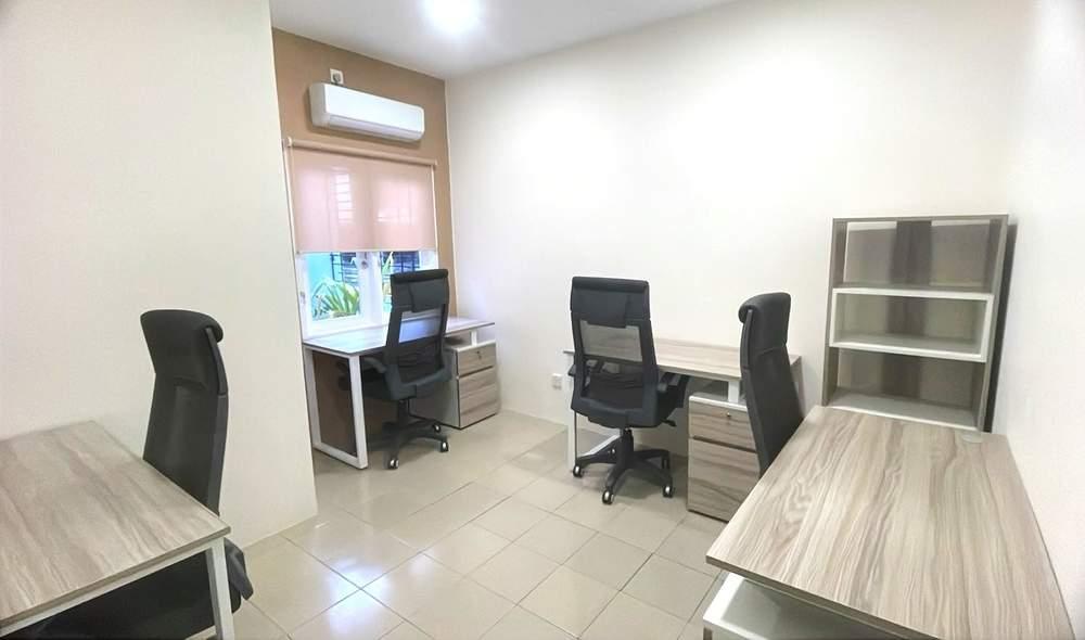 4-Seater Room